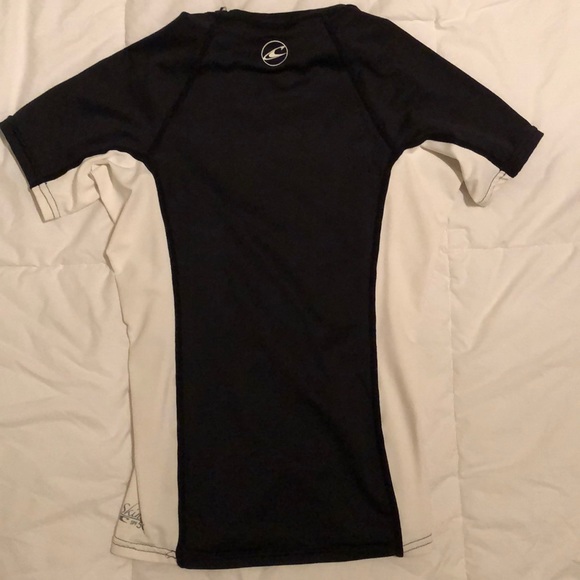 O’Neill Rash Guard - Picture 2 of 4